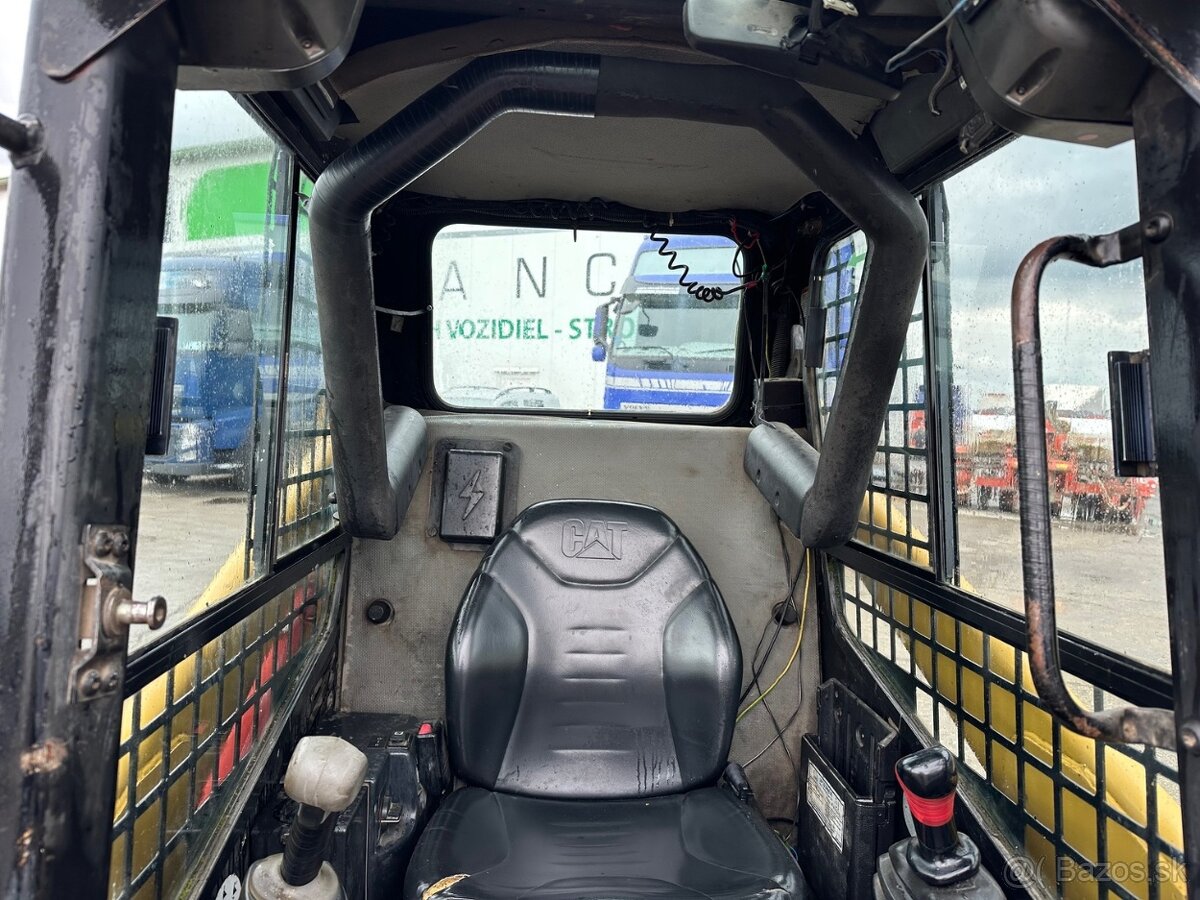 CATERPILLAR 226 4X4 2002 VIN 409 - 10