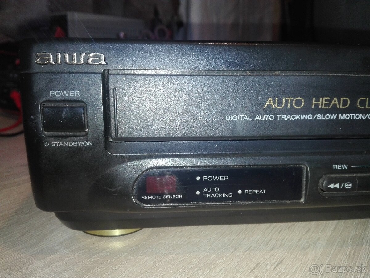 VHS videoprehrávač AIWA+TV farebné, 14“. - 10