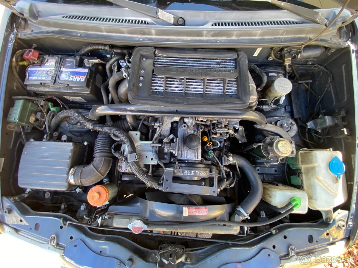 Suzuki Grand Vitara 2.0 - 10