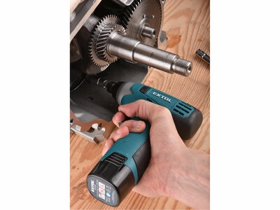 🔧 Sada aku náradia  – vŕtačka + rázový uťahova - 10