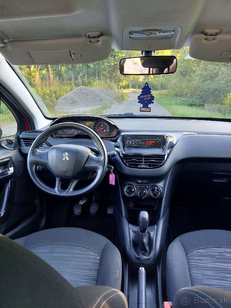 Peugeot 208 - 10