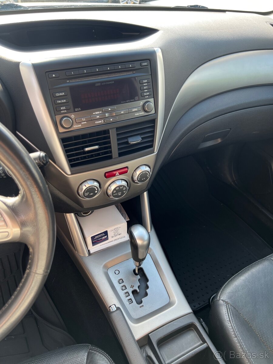 Subaru Forester PREMIUM - 10