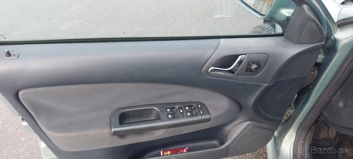 Škoda Octavia 2.0i, 85kw, benzín - 10