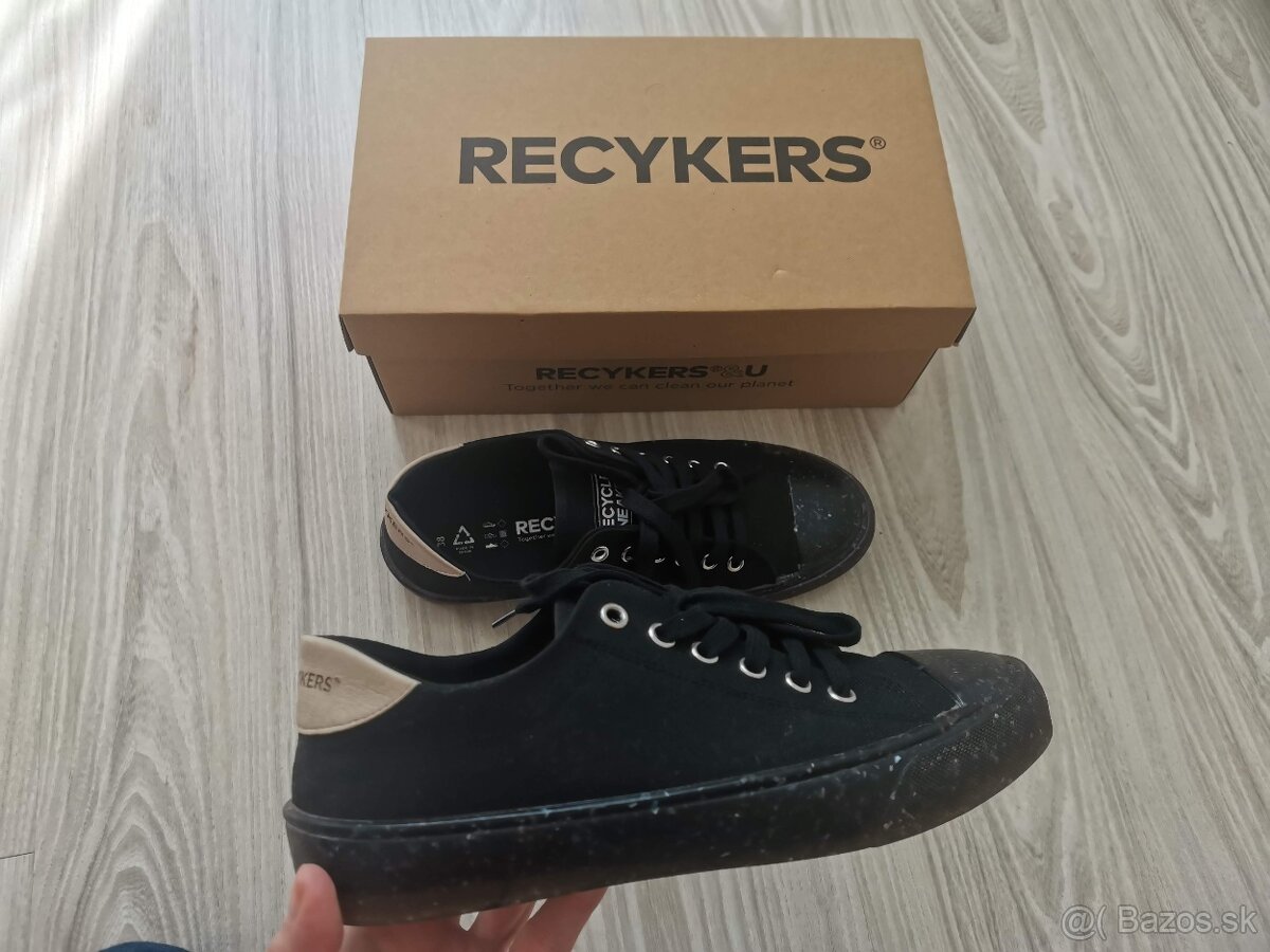 Čierne dámske ekologické tenisky Recykers č. 38 - 10