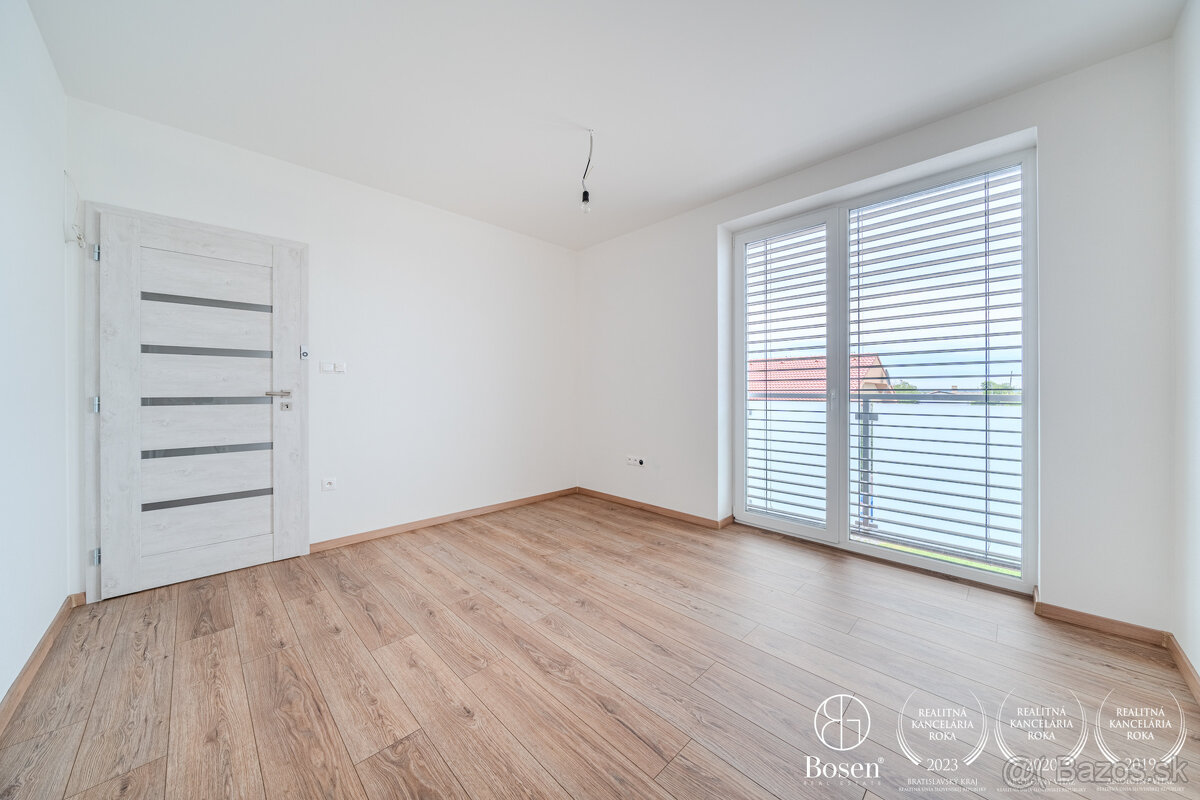BOSEN | ZNÍŽENÁ CENA 4 izbového domu vo vysokom štandarde, Š - 10