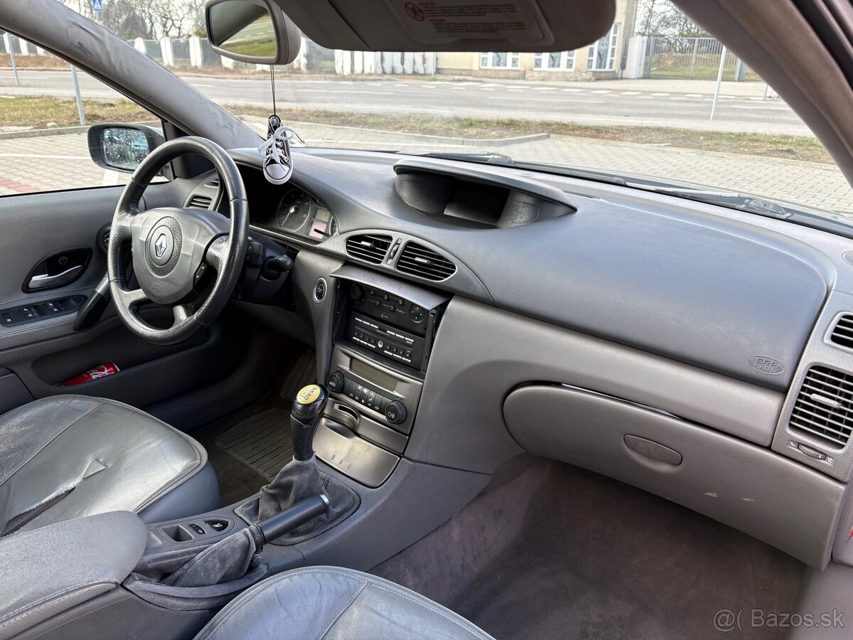 Renault Laguna II 2.2 dCi 110kW - 10