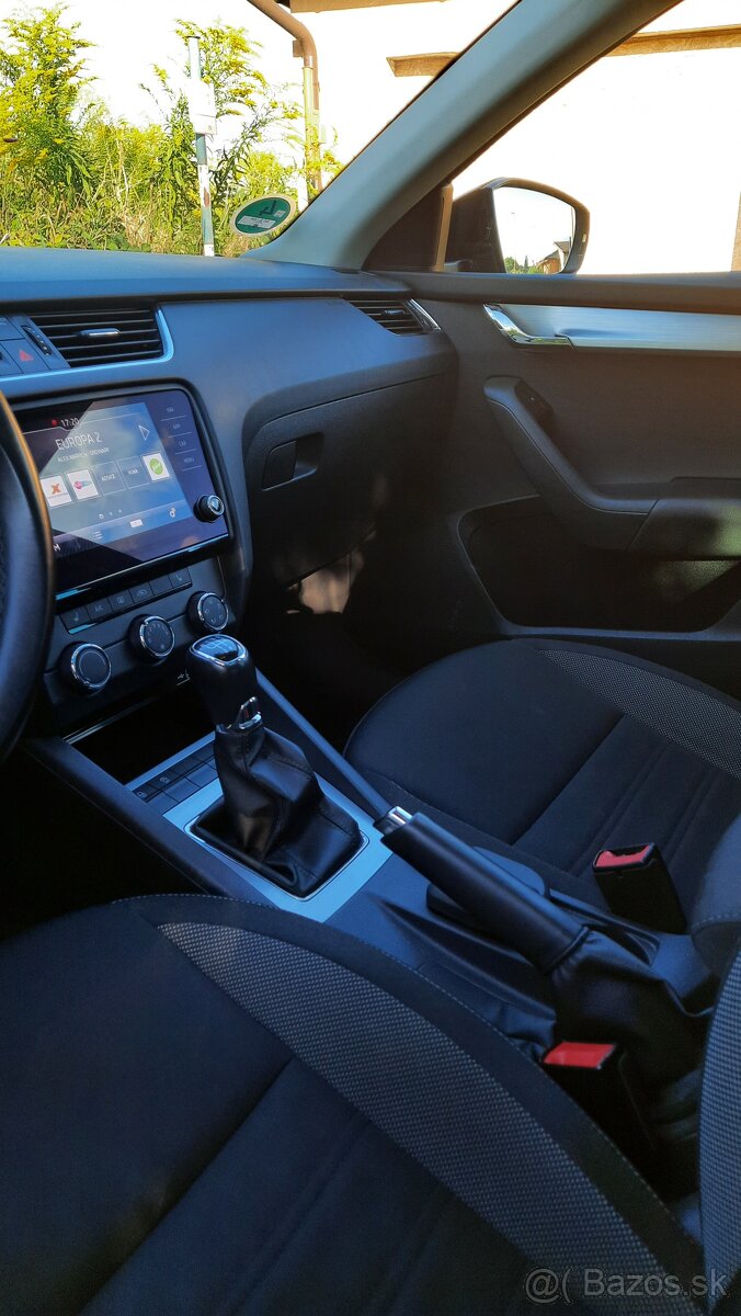 Predám Škoda Octavia Combi 1.6 TDI 115k Ambition - 10