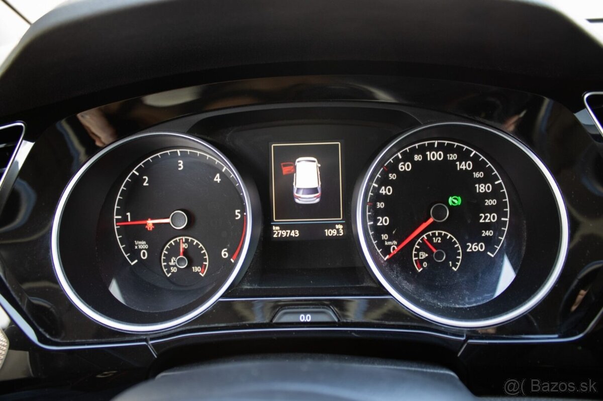 VW Touran Hi-line 100% stav - 10