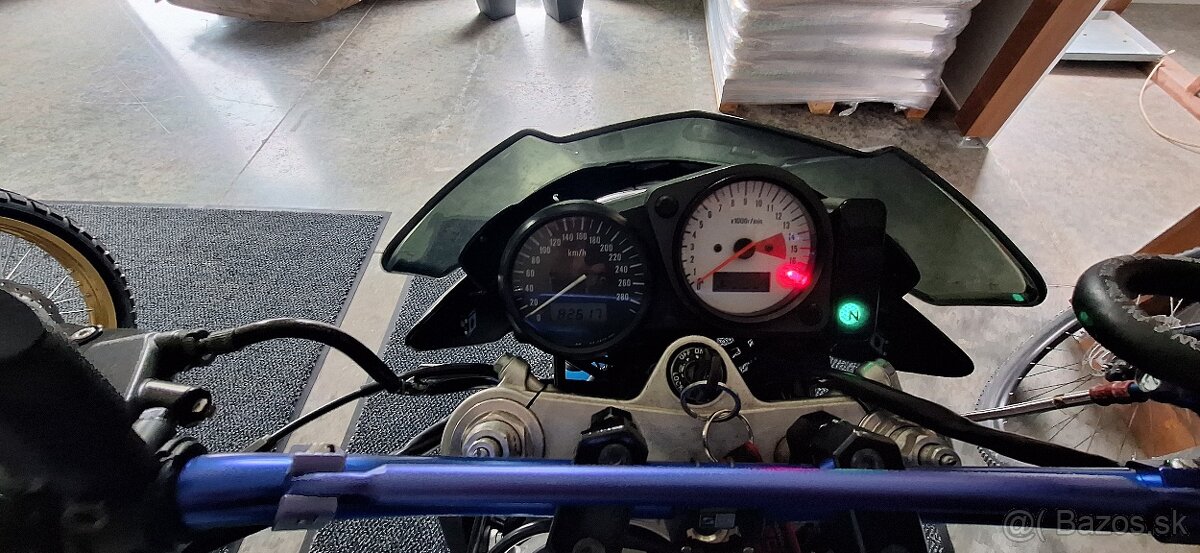 Suzuki GSX 750R - 10