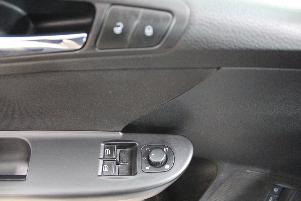 Volkswagen Passat Variant 2.0 TDI Trendline DSG - 10