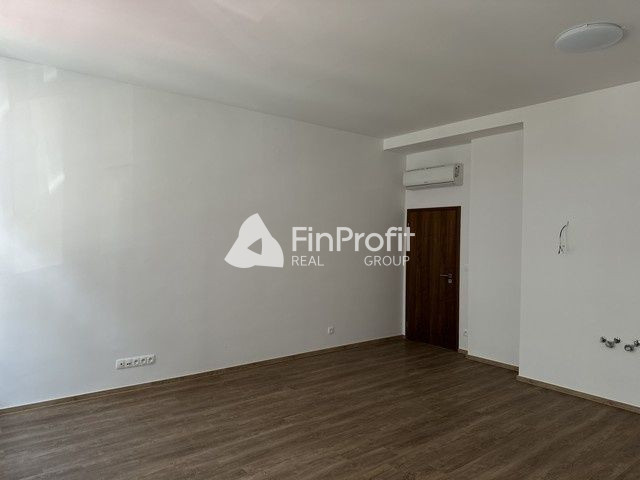 Kompletne zrekonštruovaný, klimatizovaný 4i byt na predaj - - 10