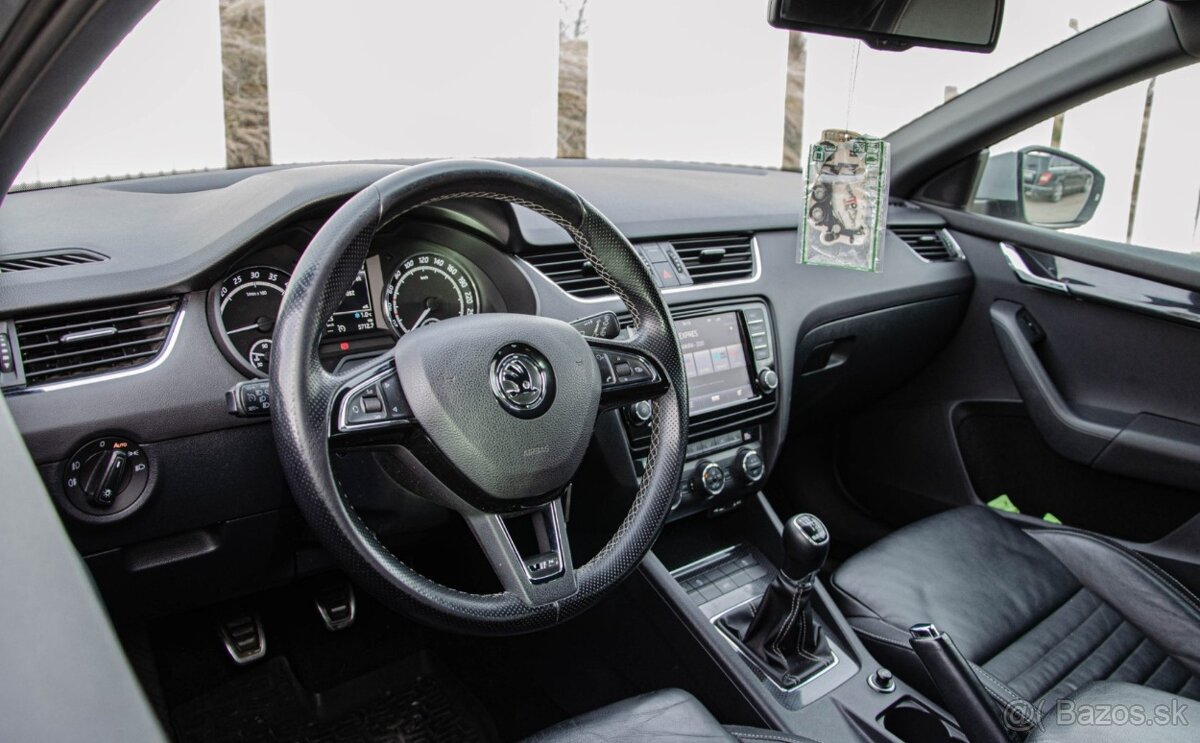 Škoda Octavia Combi 2.0 TDI RS - 10