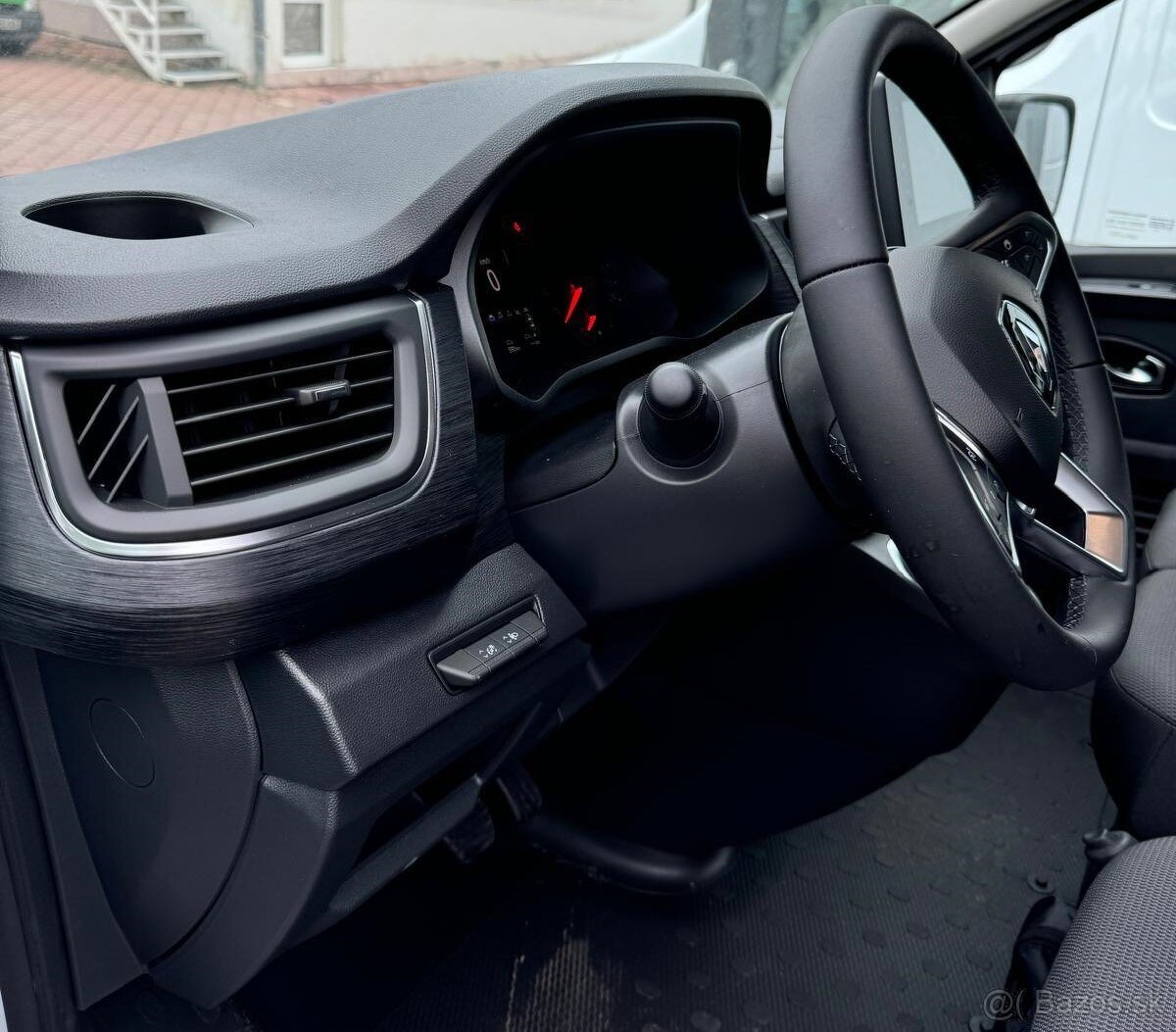 RENAULT TRAFIC L2 Equilibre Blue 2.0 dCi 150 EDC - 10