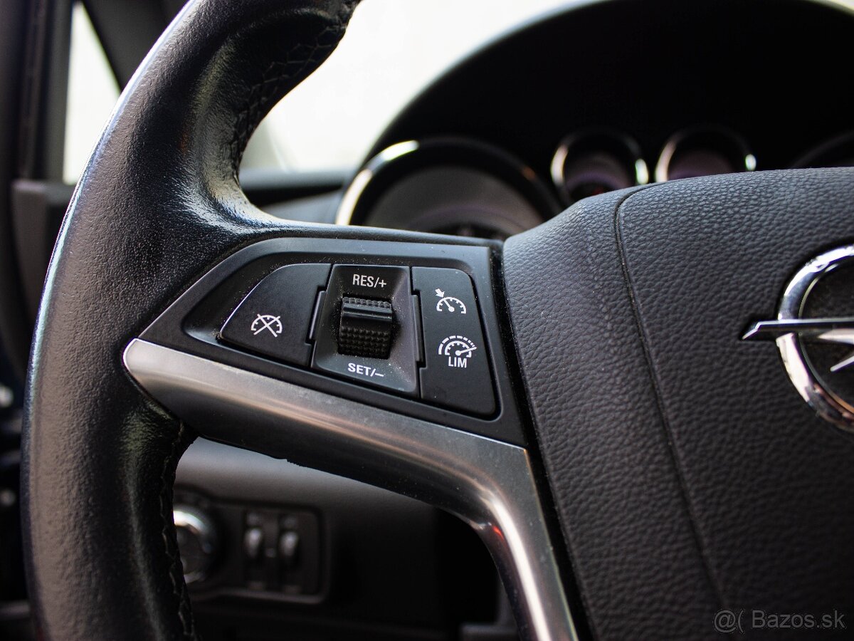 Opel Astra Hatchback 1.4 benzín 74 kW - 10