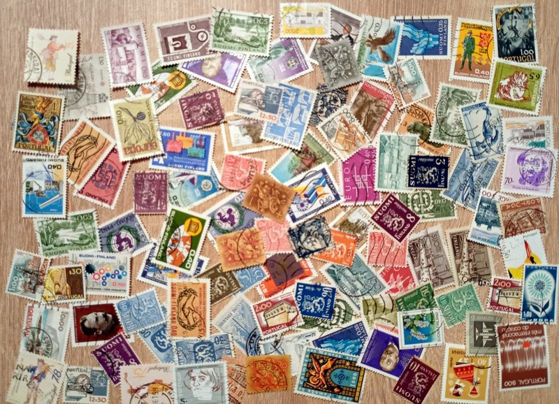 Predám balík poštových známok 1000 ks. č 4 - 10