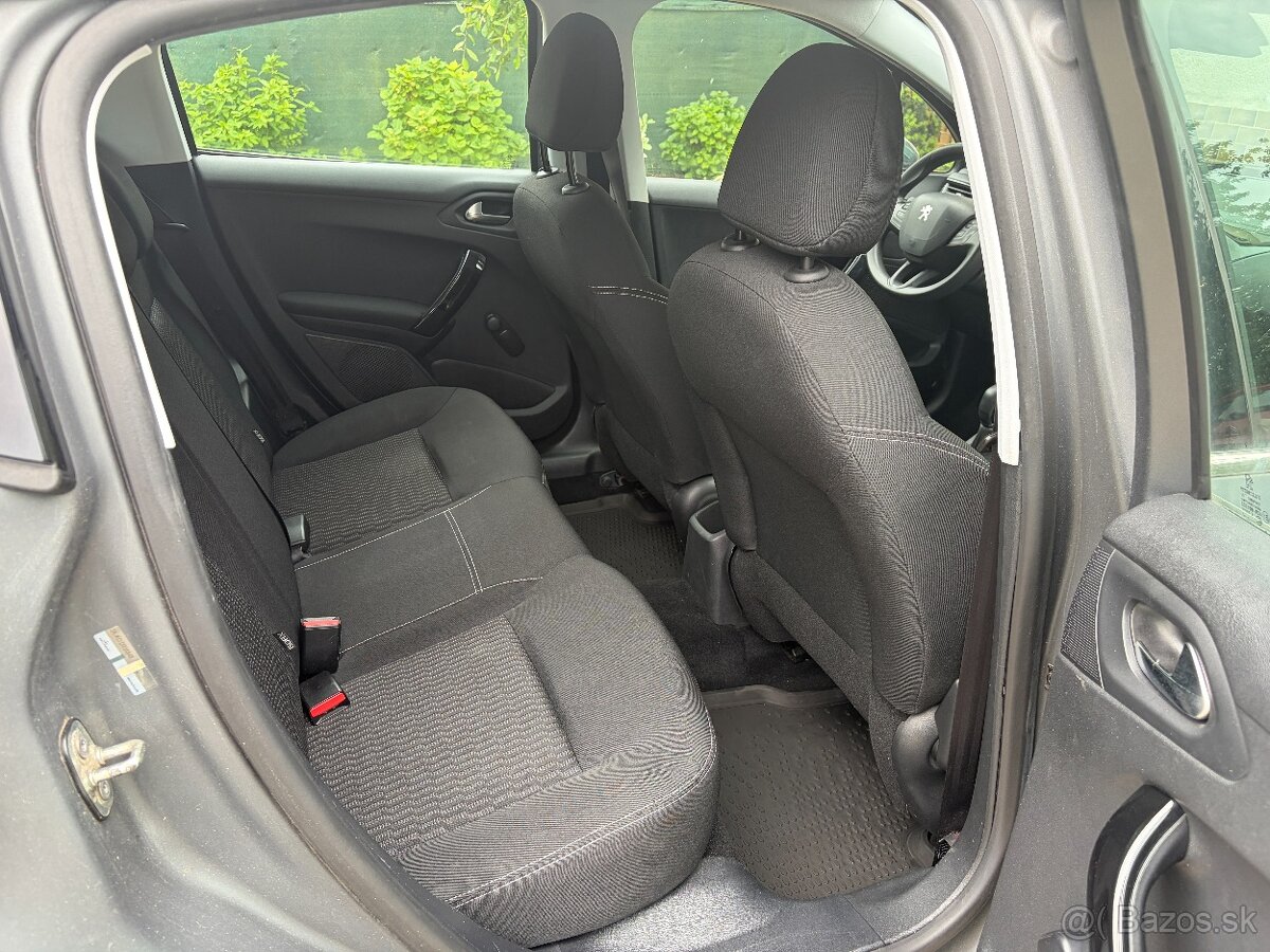 Peugeot 208 1.2 PureTech Style - 10