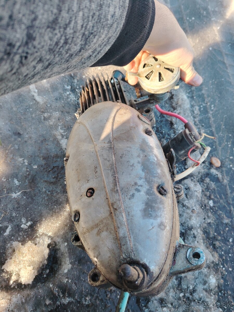 Predám dva krát motor pionier - 10