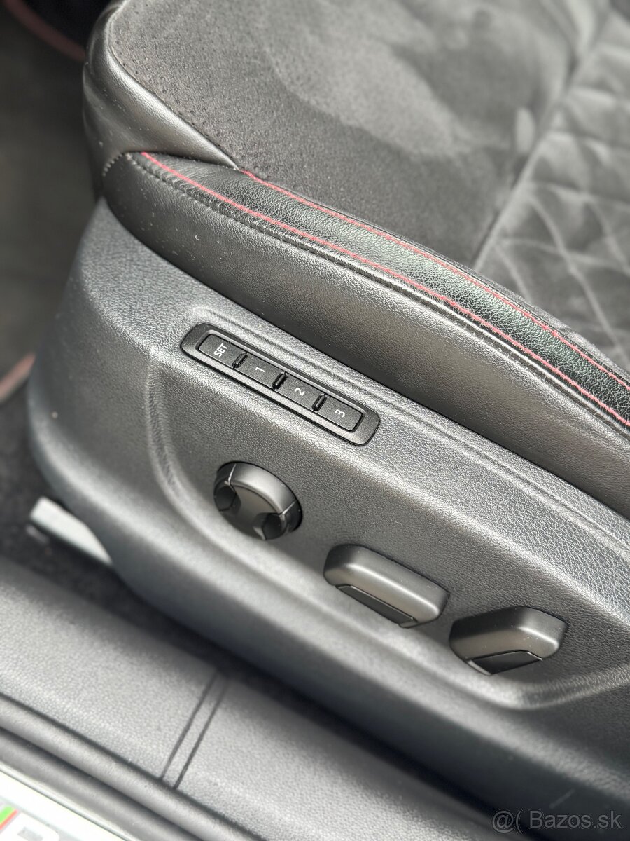 Škoda Octavia Combi RS 180kW, 2018, DSG - 10