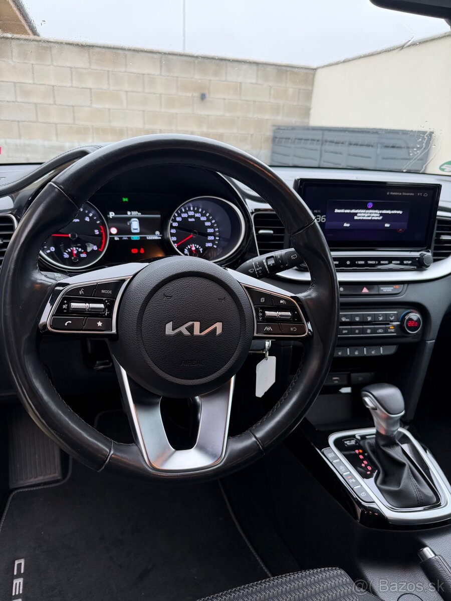 KIA Ceed SW Vision 1,6 CRDi - v záruke, odpočet Dph - 10