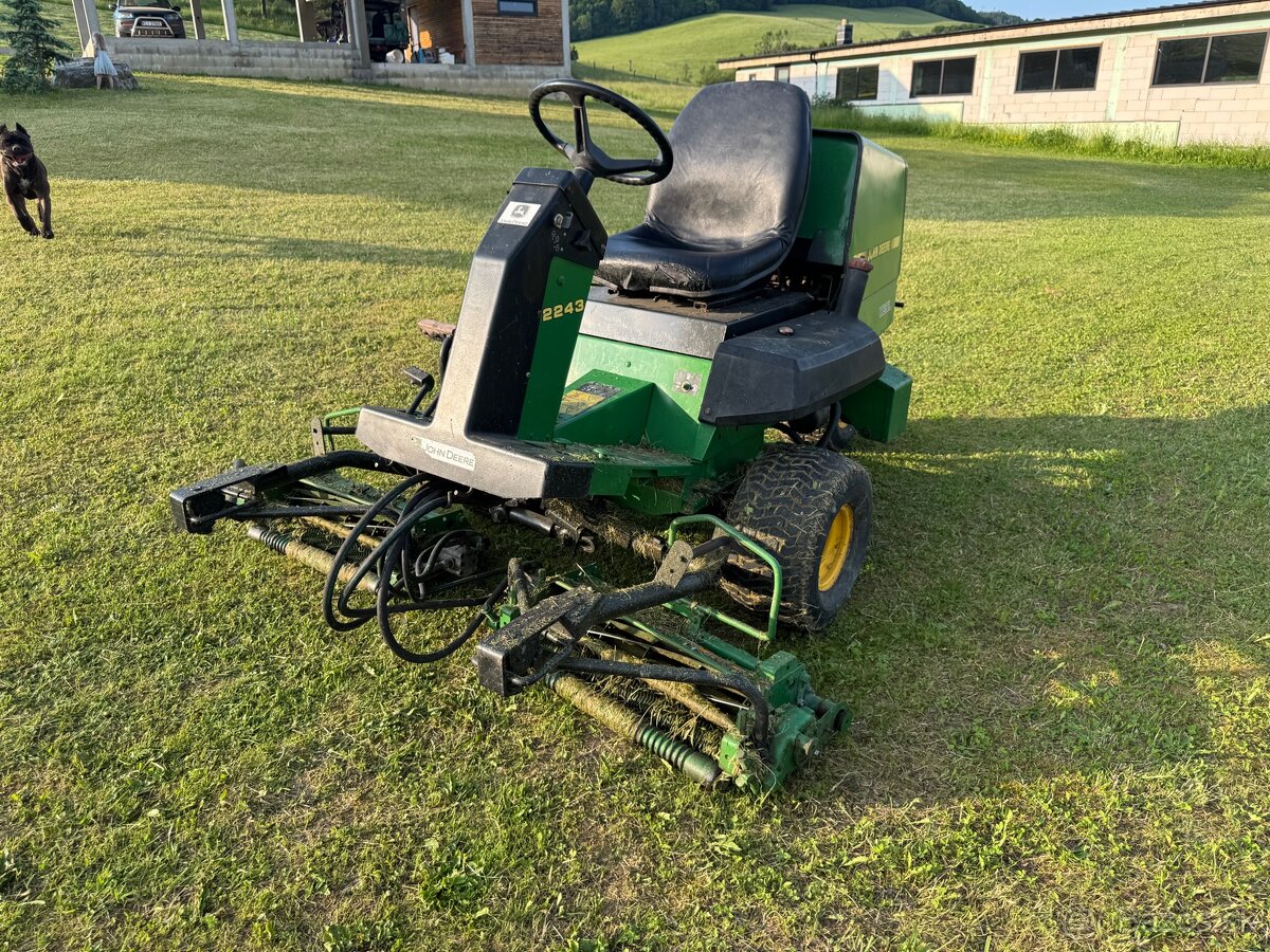 Kosačka John Deere 2243 - 10
