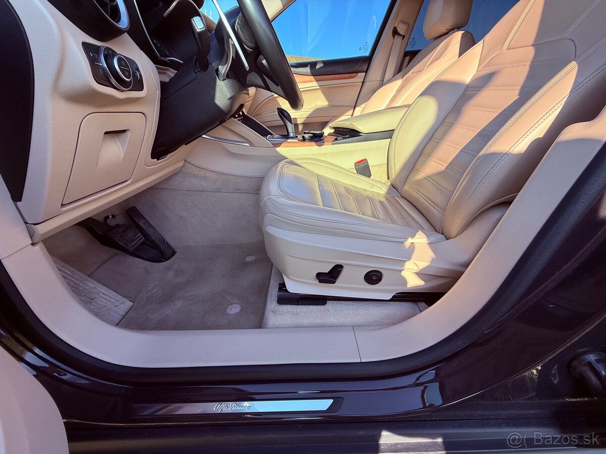 Alfa Romeo Stelvio lusso - 10