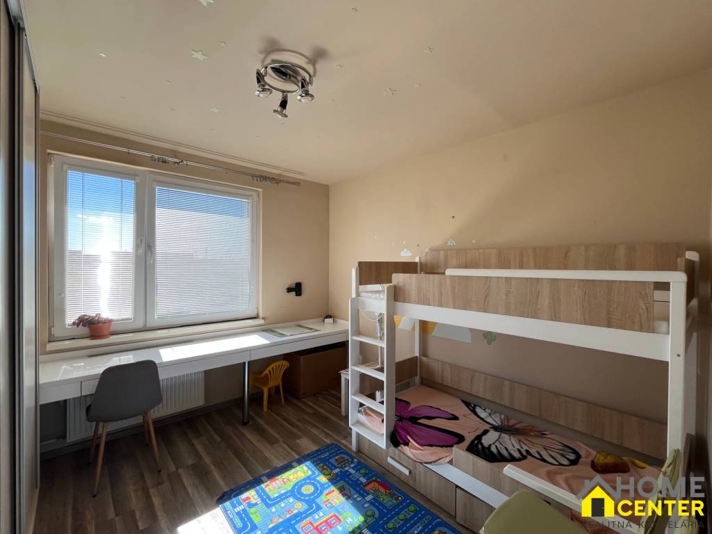 NA PREDAJ krásny nadštandardný 3 izbový byt v Komárne - 10