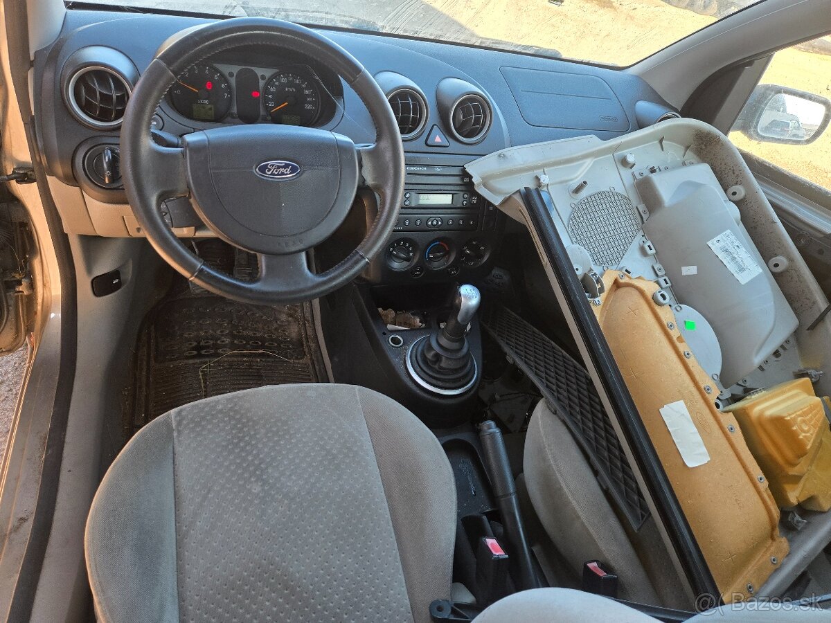 Rozpredám na diely _ Ford fiesta 1.4 benzín - 10