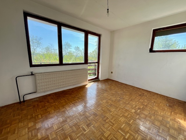 Veľký rodinný dom na Čermáni, bývanie aj podnikanie - 10