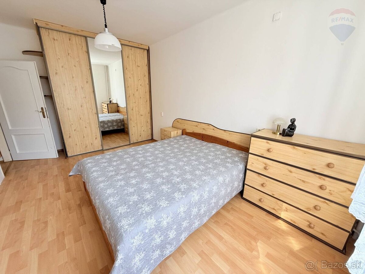 REZERVOVANÝ 2 izbový byt v centre mesta Humenné. - 10