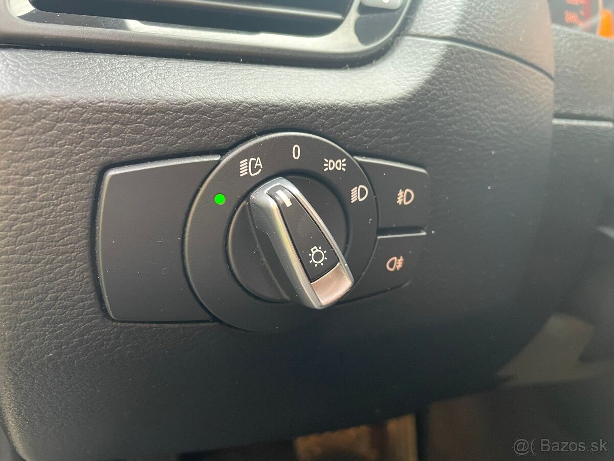 BMW X1 E84 18d Sdrive - 10