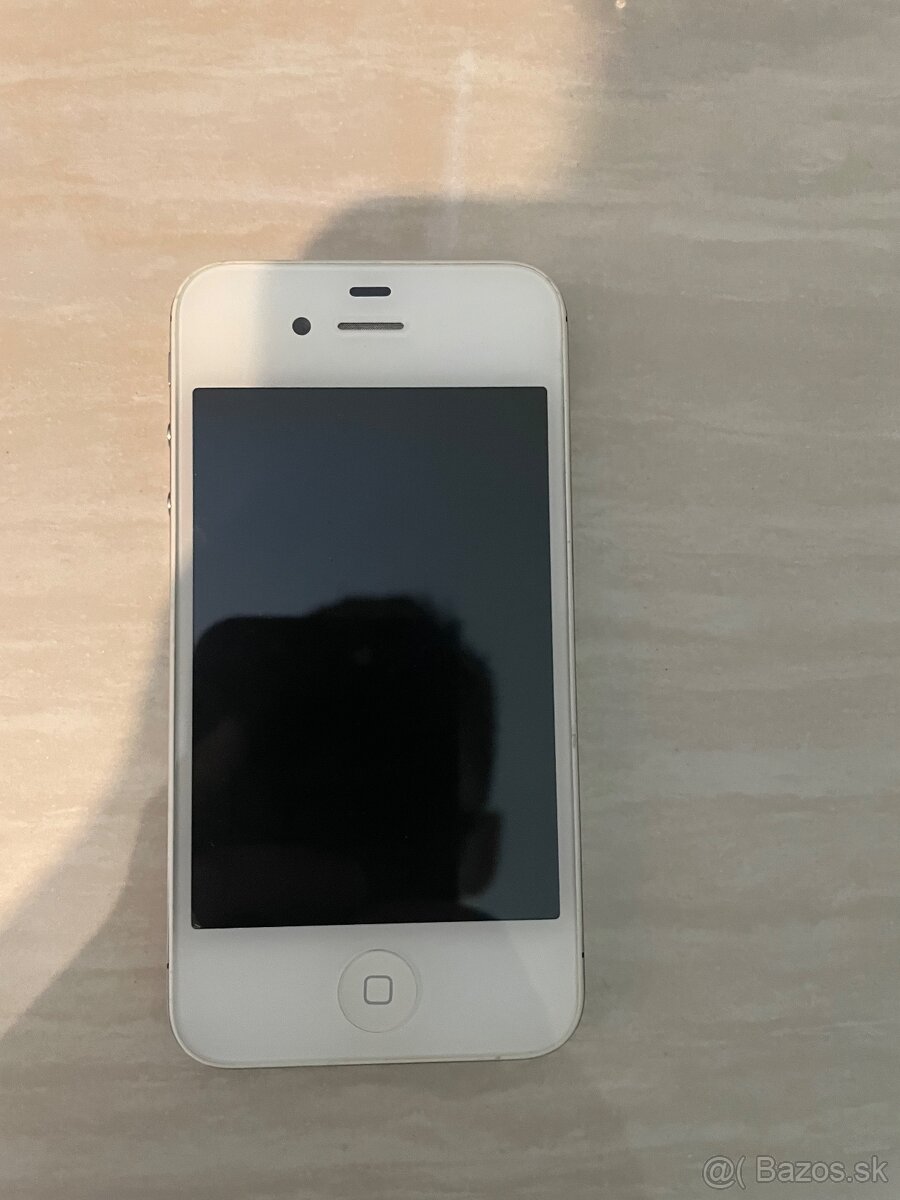 Predám iPhone 4 - 10