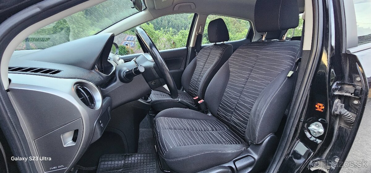 Mazda 2 1.3i TE - 10