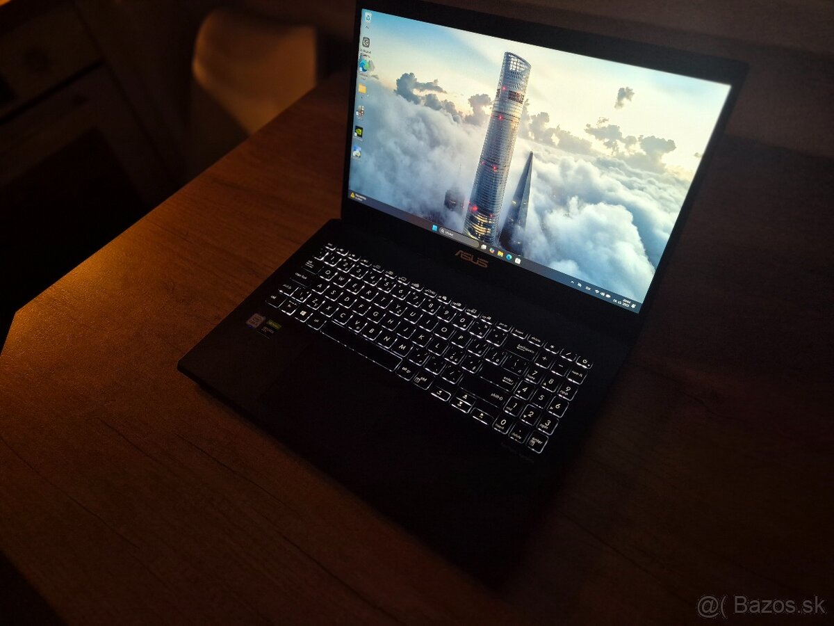 ASUS Vivobook /i5-9300H/16GB RAM/FHD IPS/512GB SSD/GTX 1650 - 10