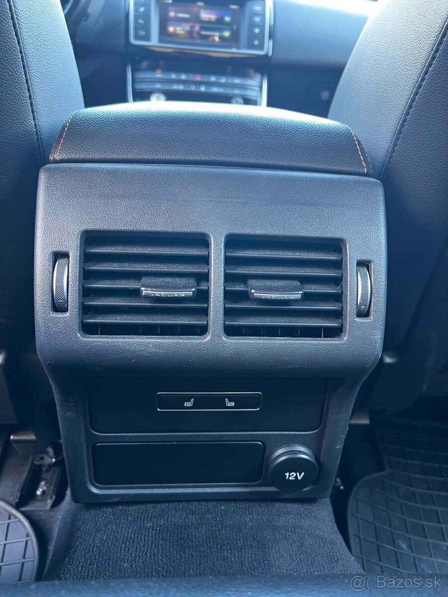 Jaguar XE 2.0D Prestige - 10