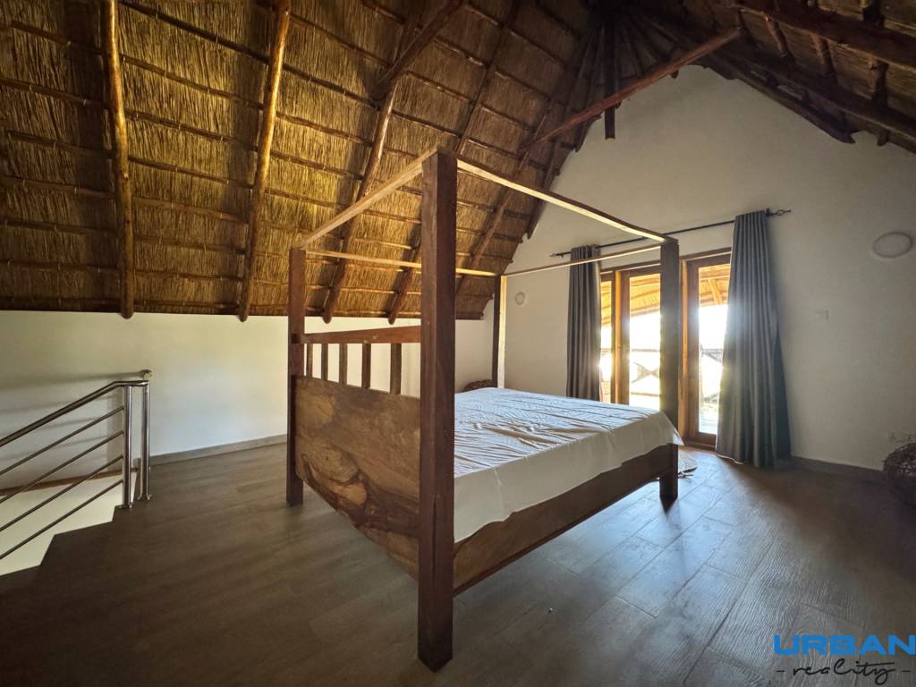 POSCHODOVÁ VILA S VÝHĽADOM NA OCEÁN - 10