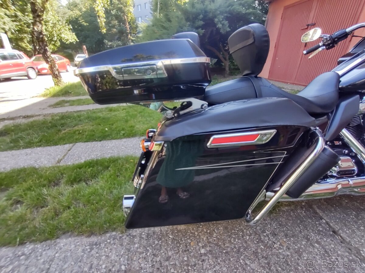 Harley Davidson Road Glide - 10