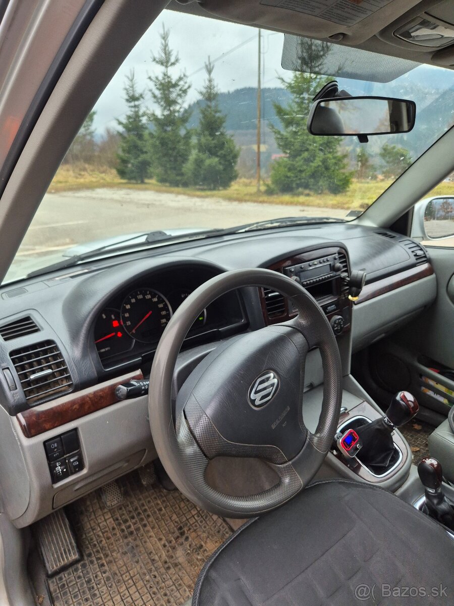 Suzuki Grand Vitara XL7 2.0HDi - 10