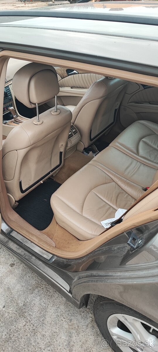 Mercedes Benz E220 - 10