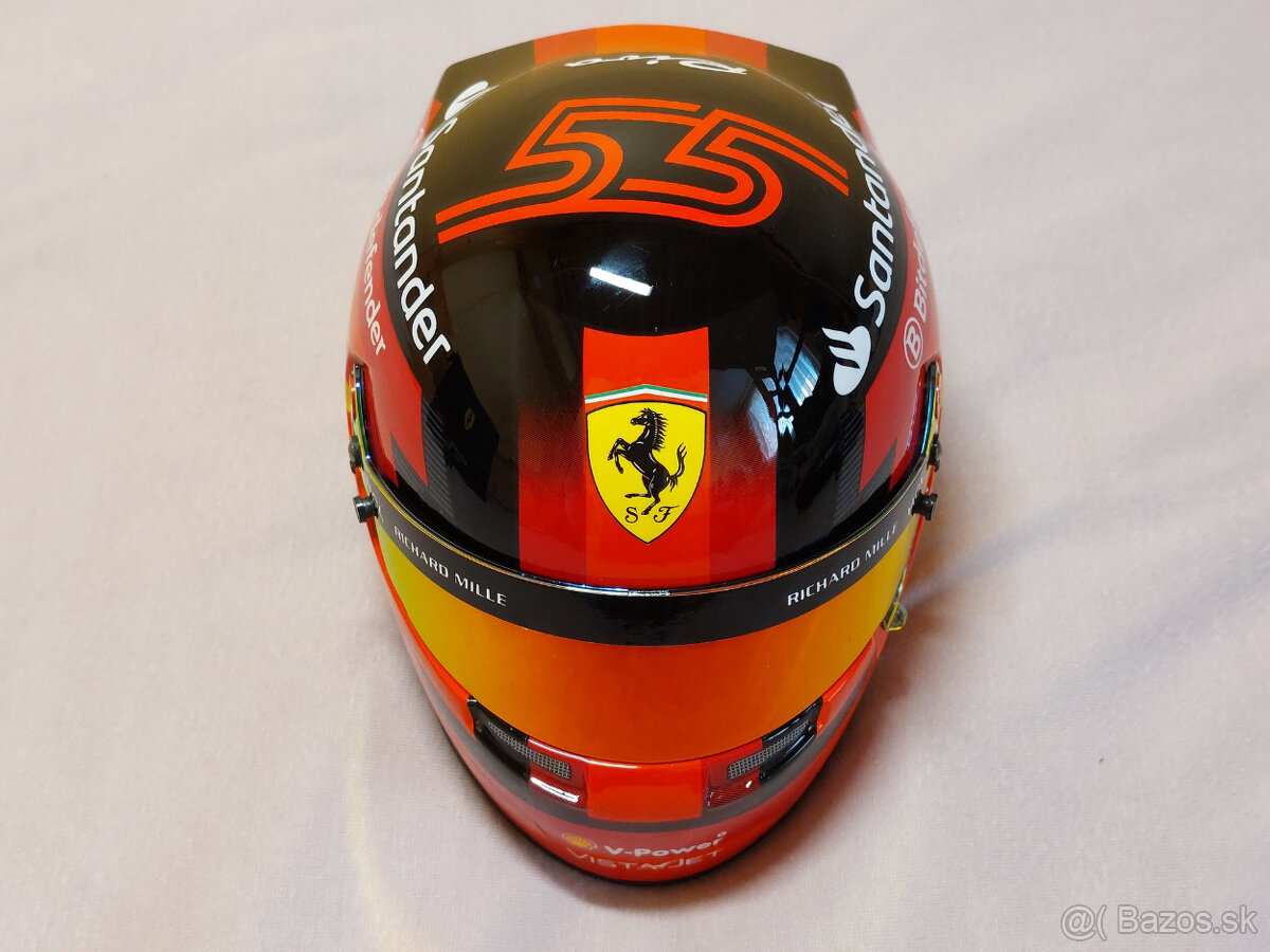 Carlos Sainz 2024 Ferrari F1 prilba 1:2 - 10