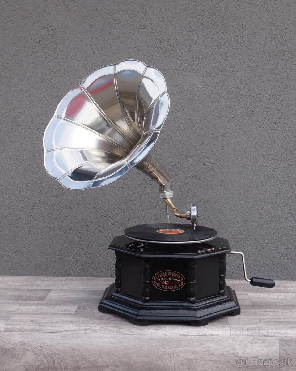 Gramofón retro. - 10