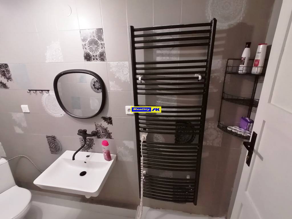 Chata vo Vrútkach po kompletnej rekonštrukcii - 10