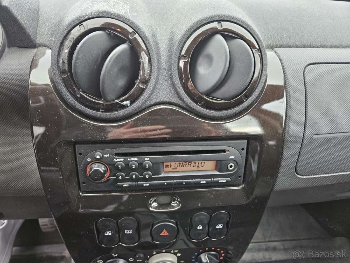 Dacia Duster 1.6 16V 4x4 – benzín - 10