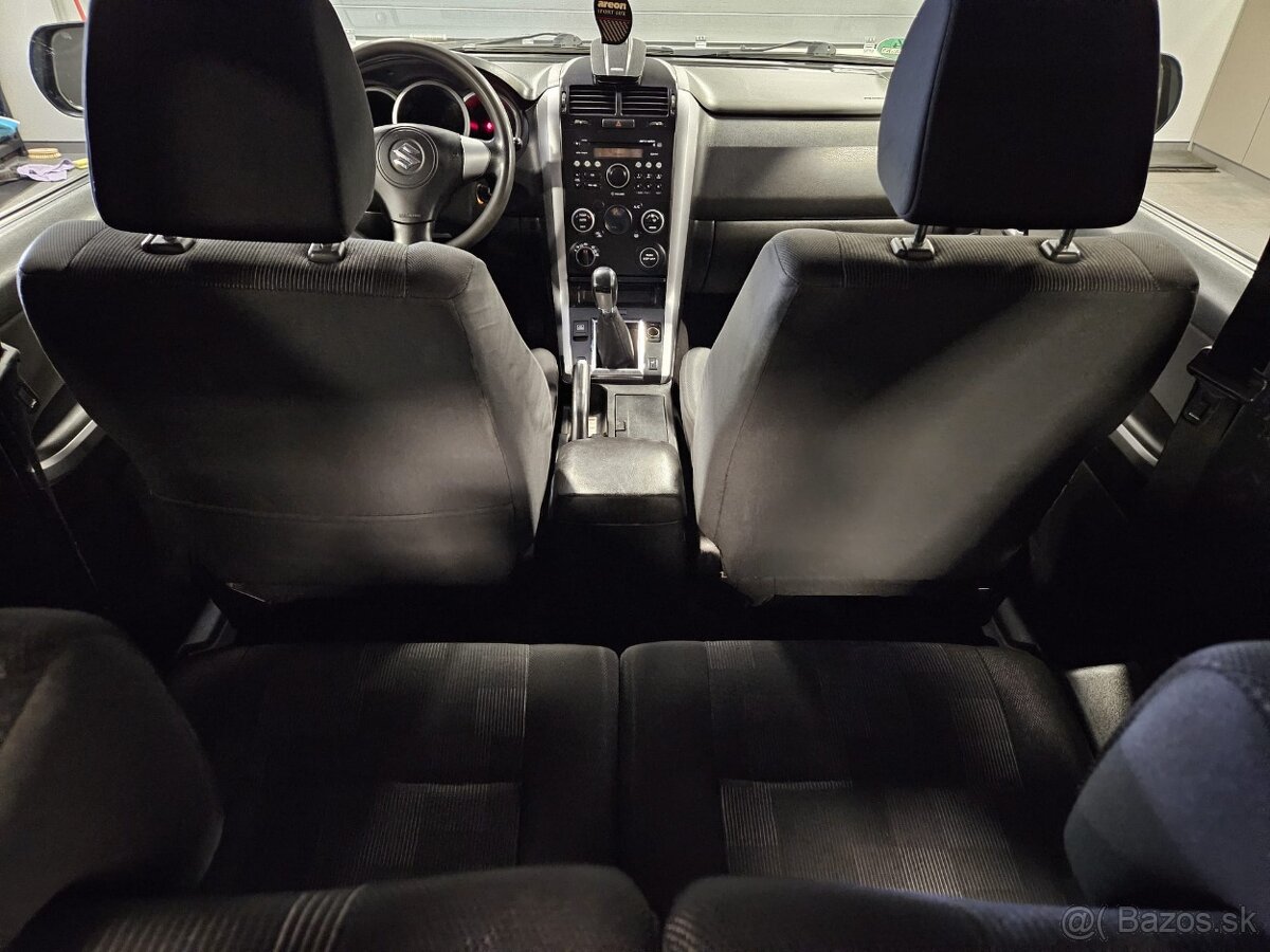 Suzuki Grand Vitara 2.4 benzín 2009 - 10