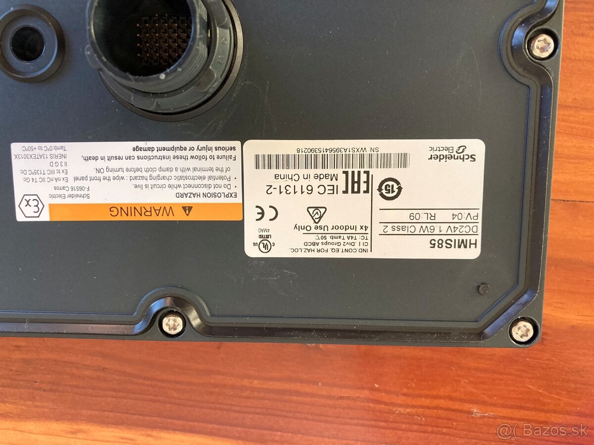 Predám HMI panel Schneider Magelis HMISTU855 - 10