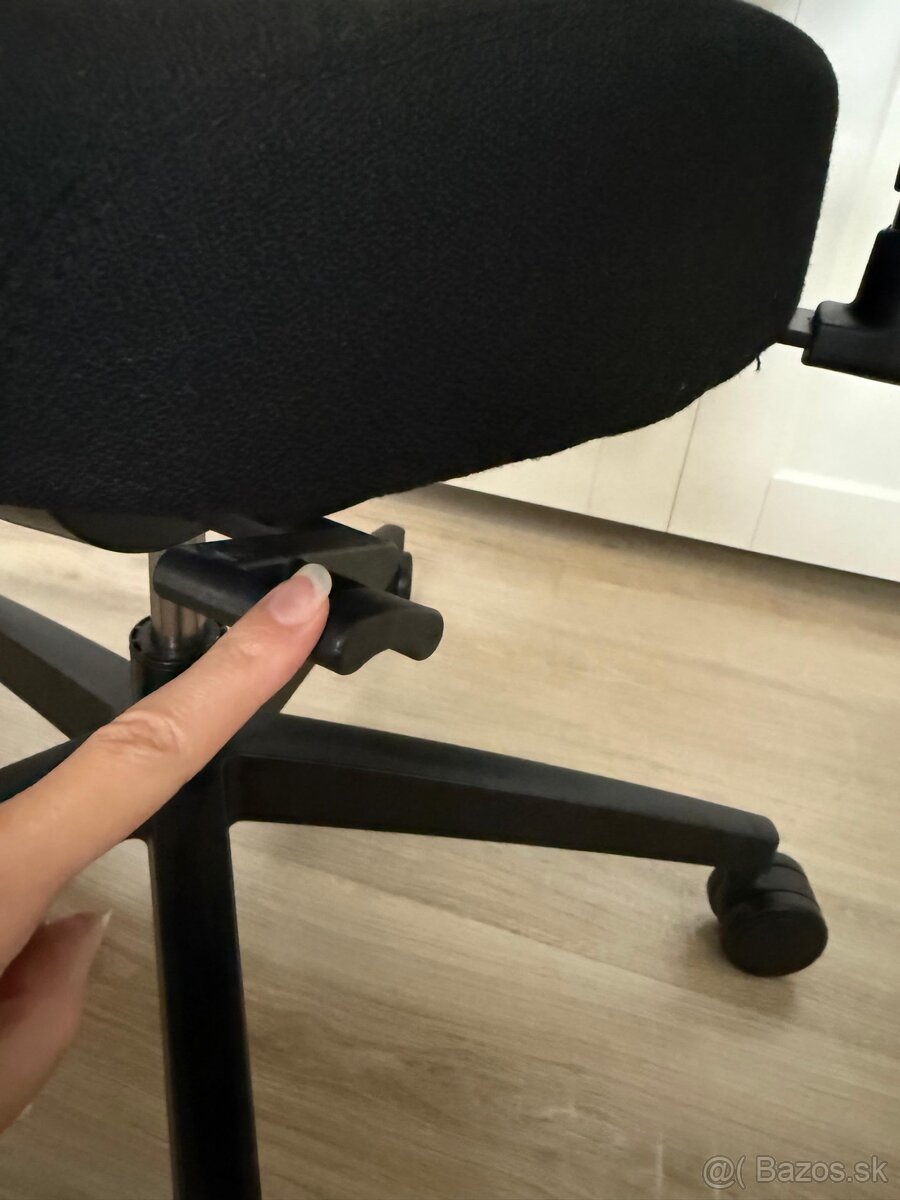 Kancelárska stolička značky RIM - 10