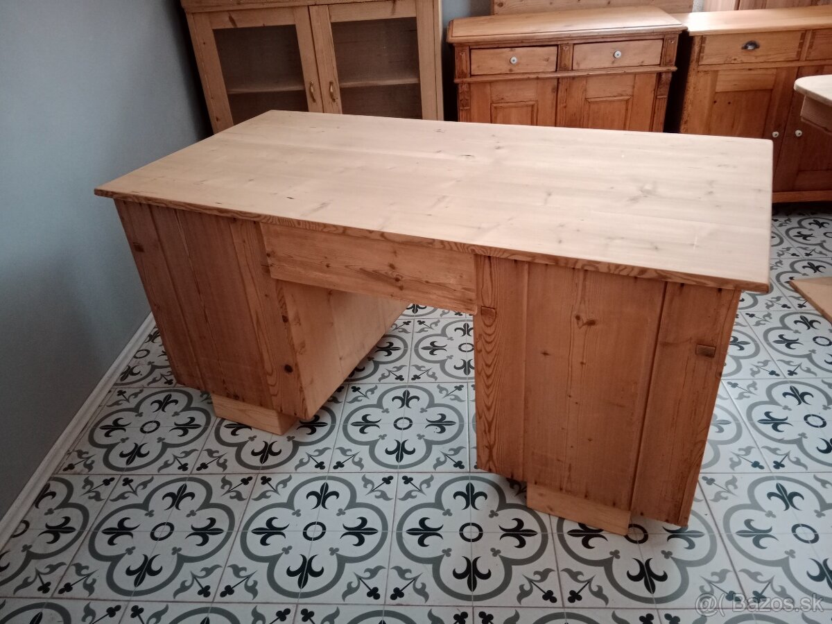 Starý, psací stůl po renovaci - 10