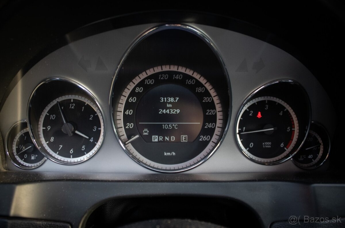 Mercedes-Benz E trieda Kupé 220 CDI BlueEFFICIENCY 5G - 10