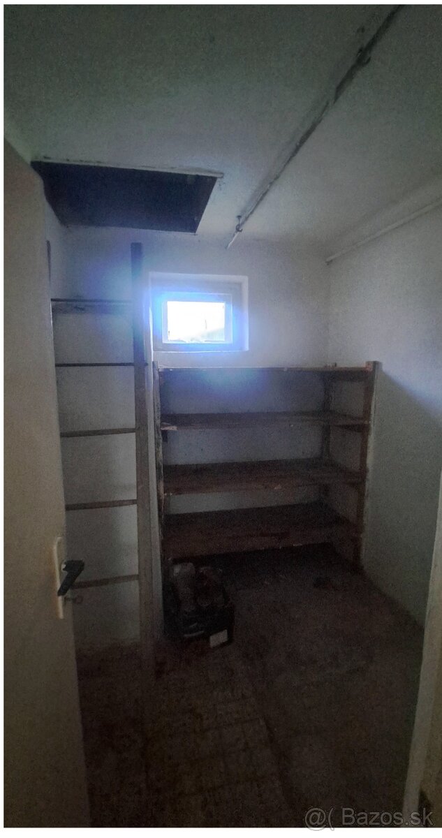 Na predaj rodinný dom v centre Vrábel v tichej uličke - 10