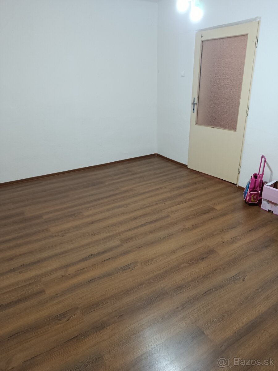 Predáme pekný slnečný Rodinný dom v časti Nadabula - 10