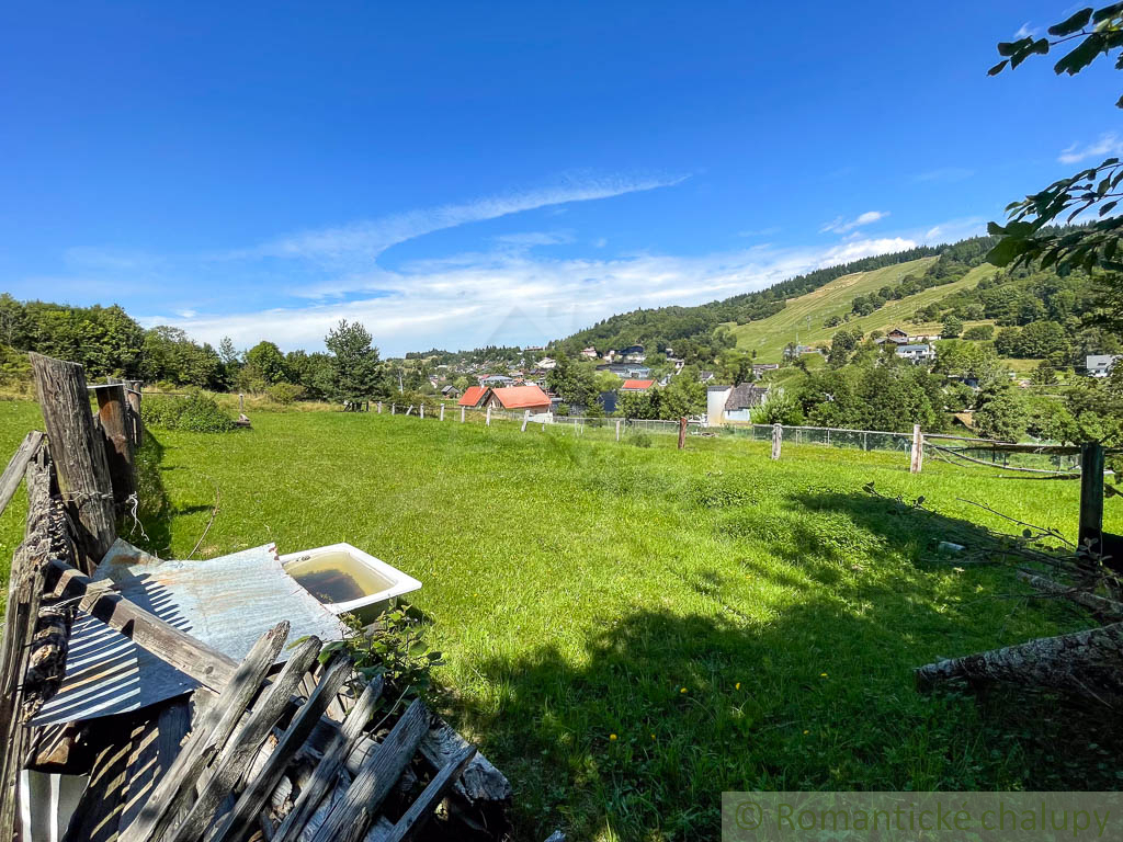 Slnečný rovinatý pozemok na výstavbu rodinných domov - Kra - 10